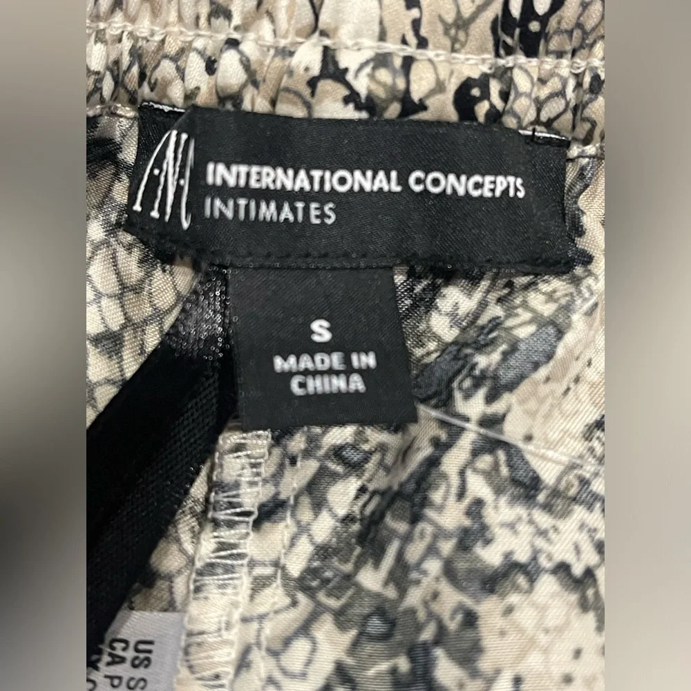 INC International Concepts Satin Pajama Set Snake Skin Size Small NEW